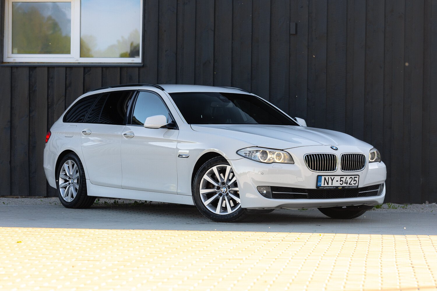 BMW 525